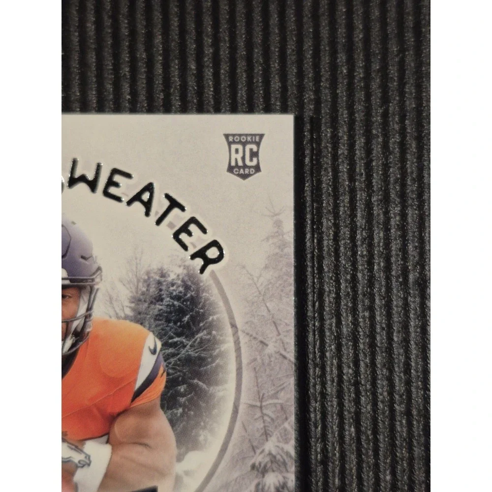 2024 Donruss RJ Harvey #SWE-RHY Rookie Sweater (MEM) (RC) Denver‎ Broncos